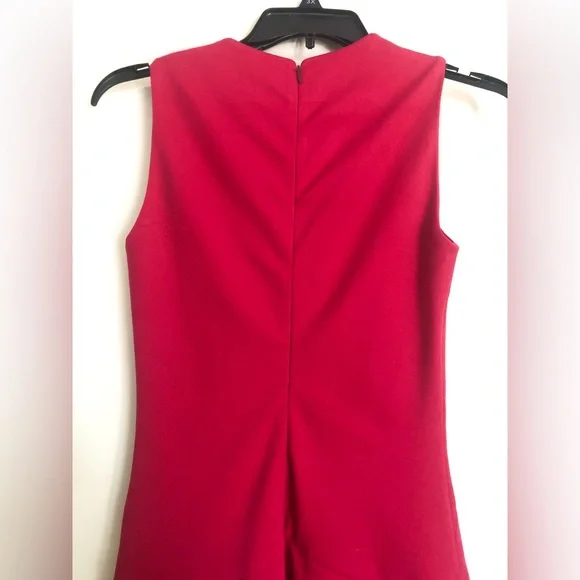 Alexander McQueen Red Sleeveless Pleated Dress. - Picture 8 of 10